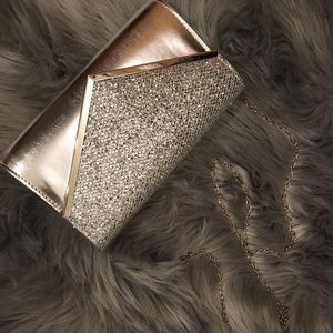 Silver chain clutch